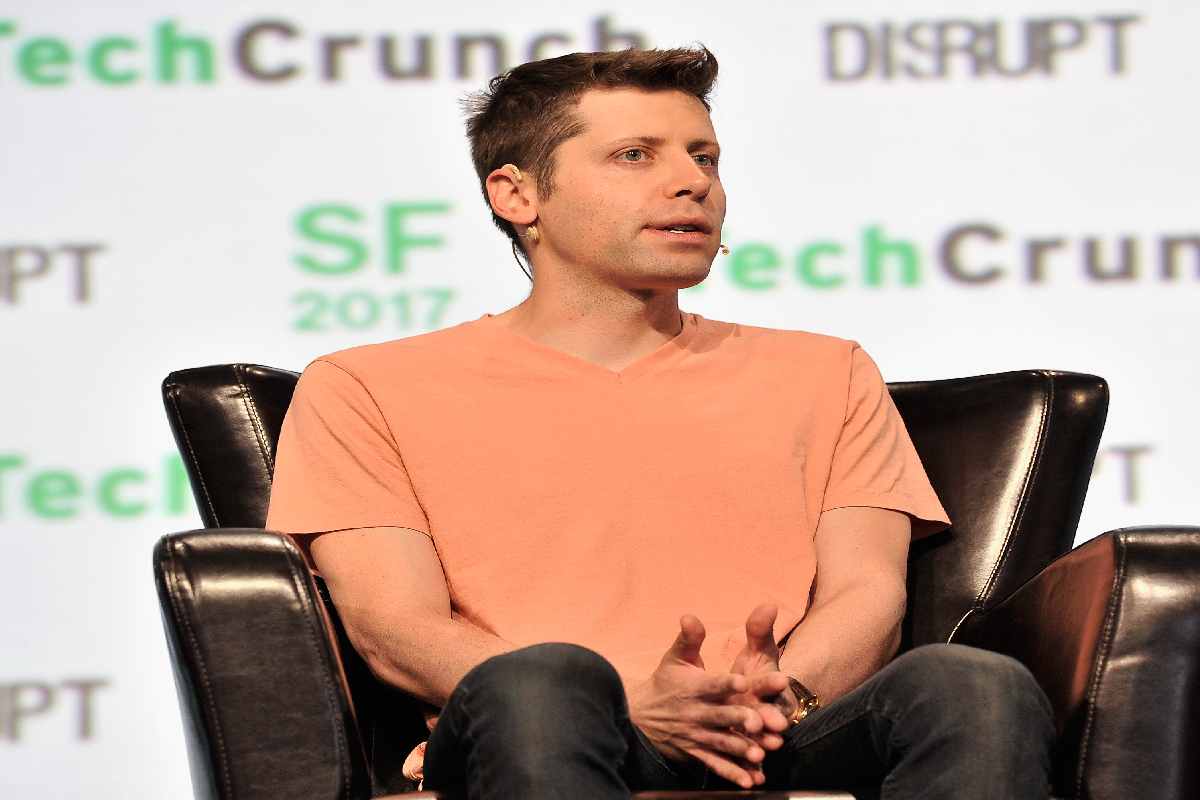 Sam Altman sul palco di TechCrunch Disrupt SF 2017