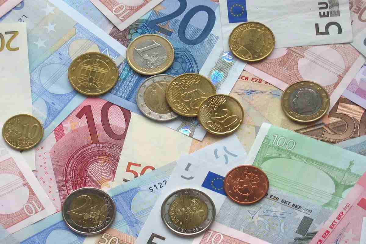 euro banconote e monete