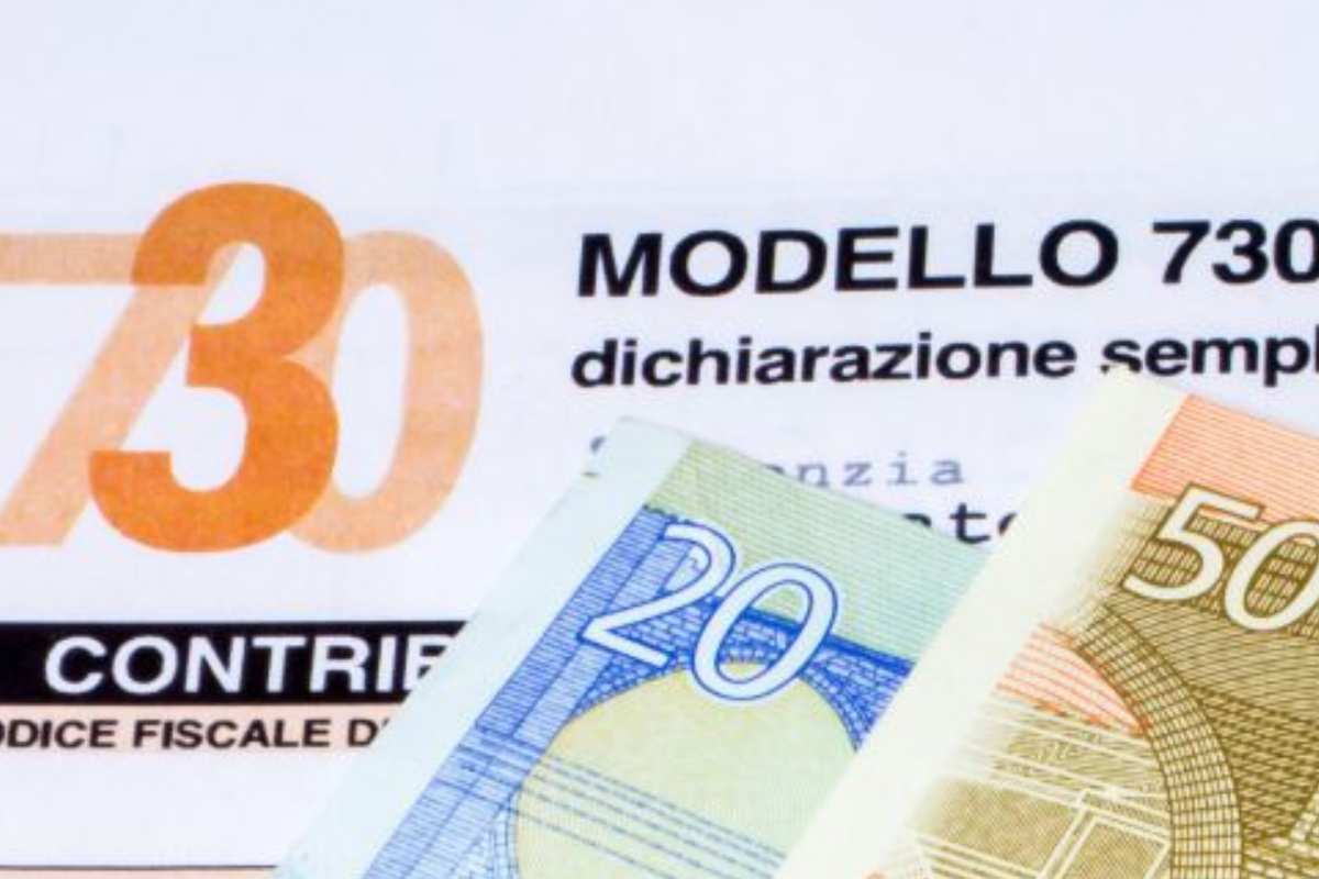 Modello 730 con soldi